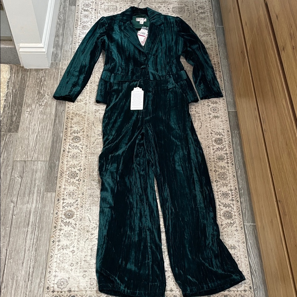NWT Elegant Green Velvet Set